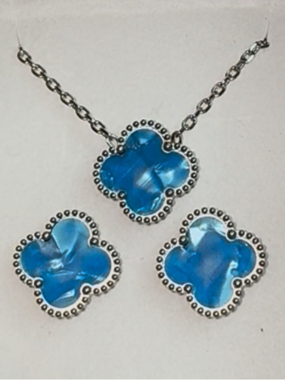 Blue Clover Pendant Necklace and Stud Earrings Set